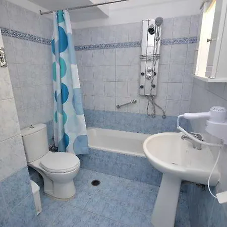アパートホテル Paradiso Sea View And Pool Corfu 2*