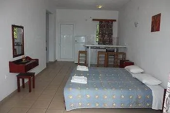 アパートホテル Paradiso Sea View And Pool Corfu 2*